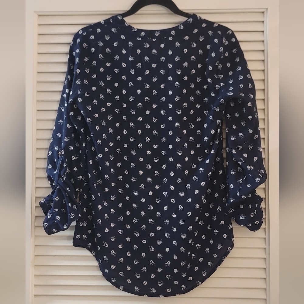 DNA Couture - Navy & White Floral Lightweight Top W Hidden Back Zipper